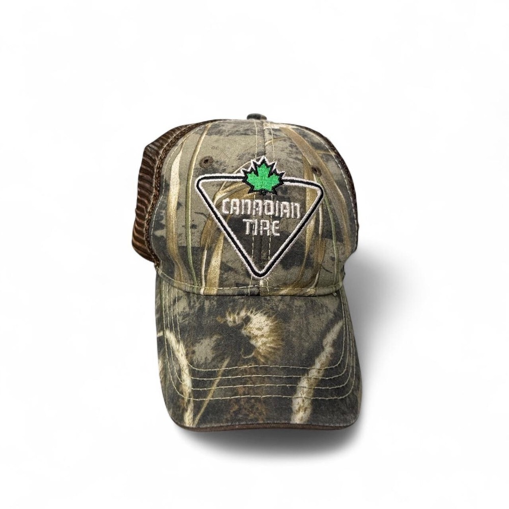 Vintage Canadian Tire camo trucker hat with adjustable back #outdoor #hunting